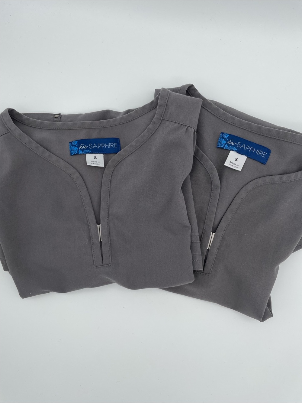 Koi Sapphire Gray Scrub Top Set of 2 Size Small Style 259 Medical Uniforms